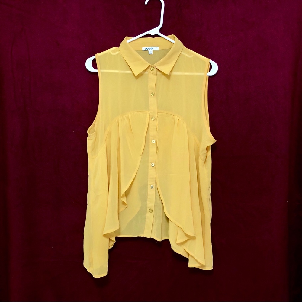 ☀️ Sleeveless blouse